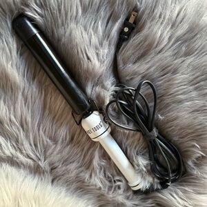 Hot Tools Black and White Curling Iron